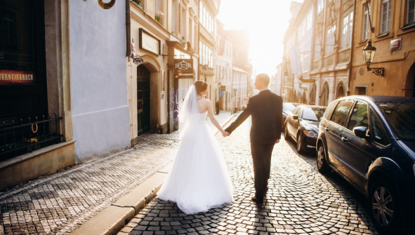 Quelle est la différence entre les sites de rencontres internationales et les agences matrimoniales?